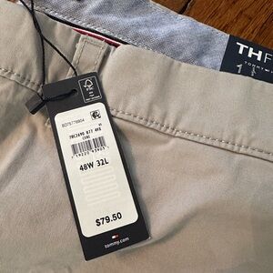 Tommy Hilfiger Men's Khaki Chinos